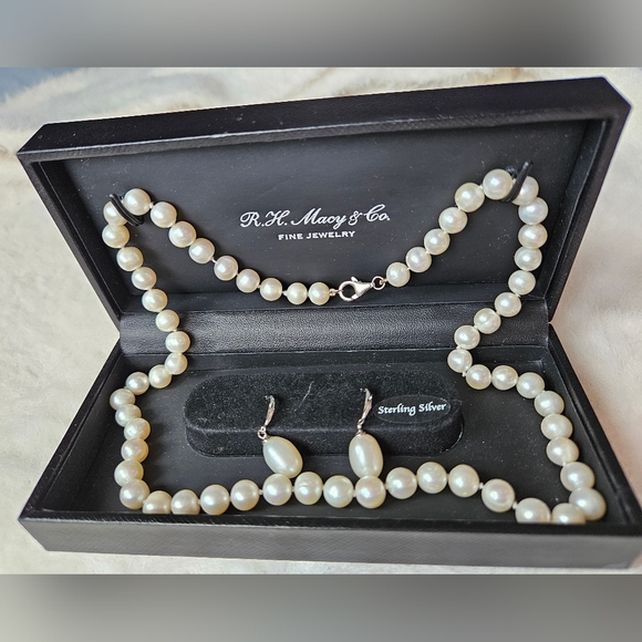 R.H. Macy & Co. Cultured Freshwater Pearl Necklace Sterling Silver Set ✨️ - Picture 1 of 8